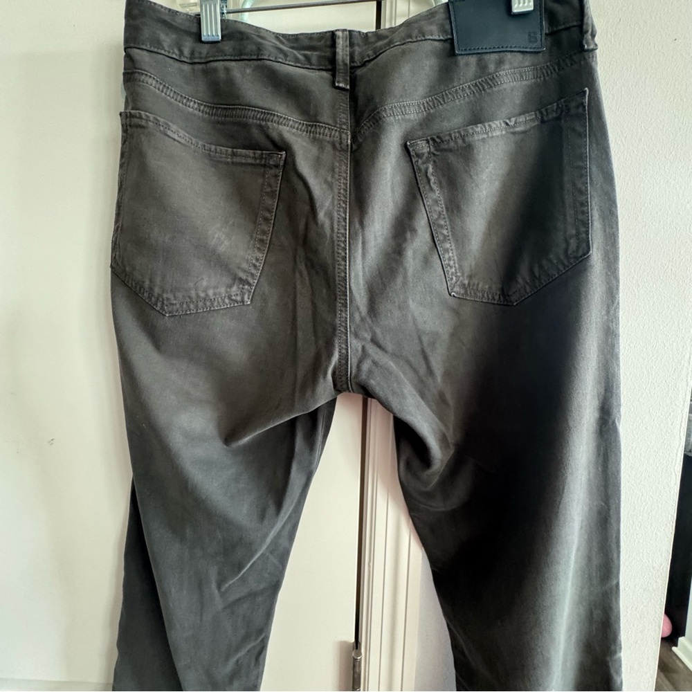 Bonobos Men’s Travel Jean - Picture 9 of 10